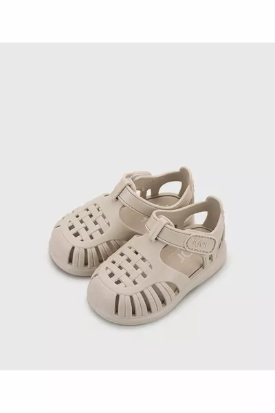 ايغور  توبي سوليد أرينا صنادل للأطفال