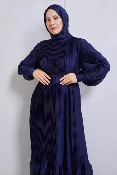 ДАМСКА ТЪМНОСИНЯ ВЕЧЕРНА РОКЛЯ С ПЛИСИРАН КОЛАН T 