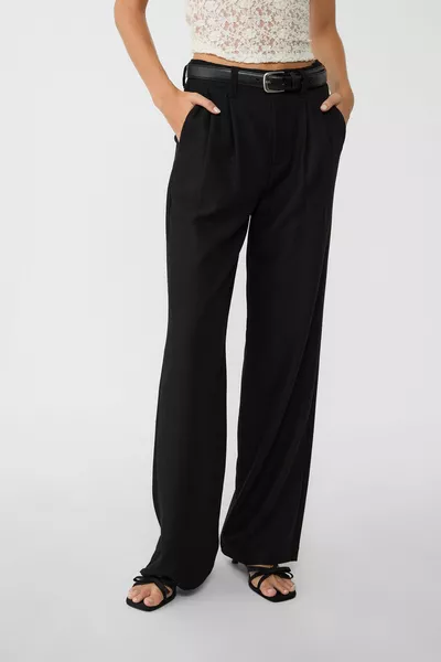 بنطلون ذكي مع أحزمة