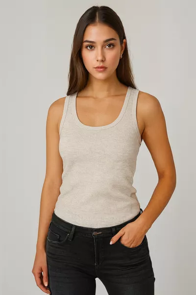 قميص داخلي ضيق بحمالات واسعة من نوفيل