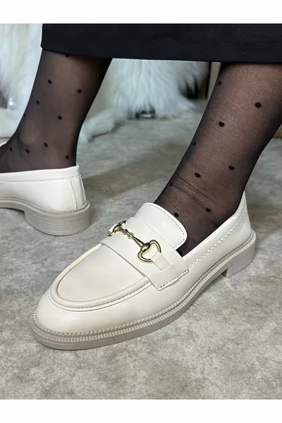 Lässige schwarze Haut Damen Loafer Klassisch gemusterte ovale Toe Loafer mit Sohle Schnalle 