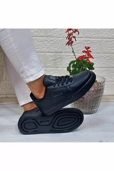  Leichte Fuspet-Sneaker in Schwarz