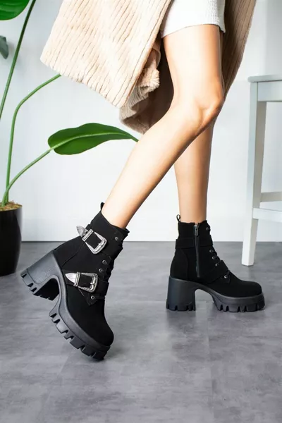 Bottes en daim noir Junky