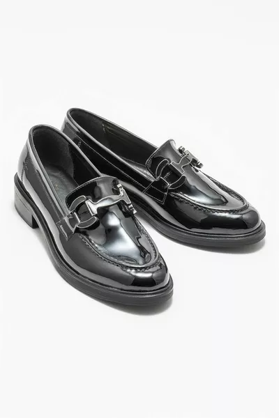 المرأة السوداء المتسكع