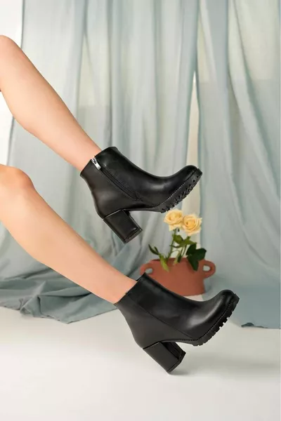 سيريبو حذاء نسائي بكعب 8 سم أسود