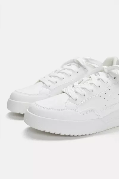 سنيكرز متعدد القطع