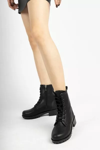 Stivali da donna in pelle nera 