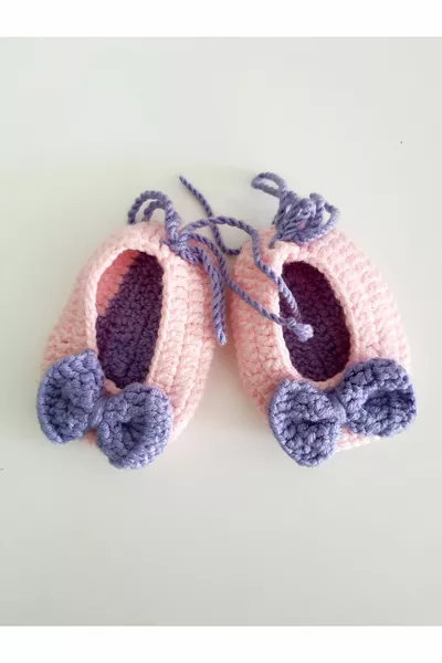 Handgefertigte Babyschuhe