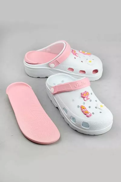 مستشفى الابتسامة شباشب ممرضة شباشب طبيب شباشب الشيف مختبر شباشب حمام السباحة البحري