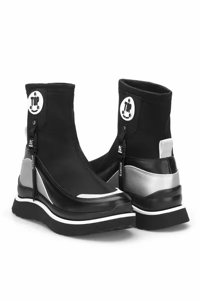 Siyah Beyaz Kadın Bot