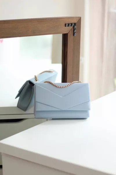 المرأة الطفل الأزرق المغلف مربع حقيبة الكتف