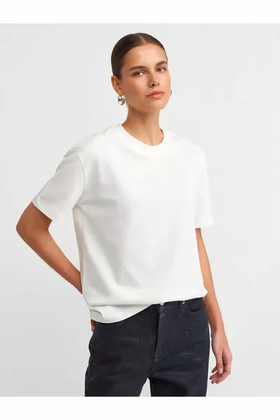  Dekoratives T-Shirt mit Rundhalsausschnitt mit Nähten-Ecru