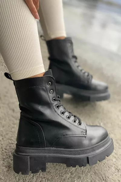 Женские сапоги черные (ПОДОШВА 5 СМ)