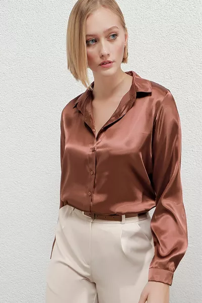 Dames Koperen Licht Gedrapeerd Satijn Oppervlak Shirt 