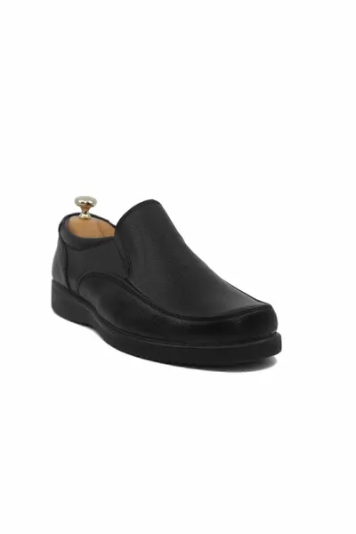 حذاء كاجوال أسود للرجال