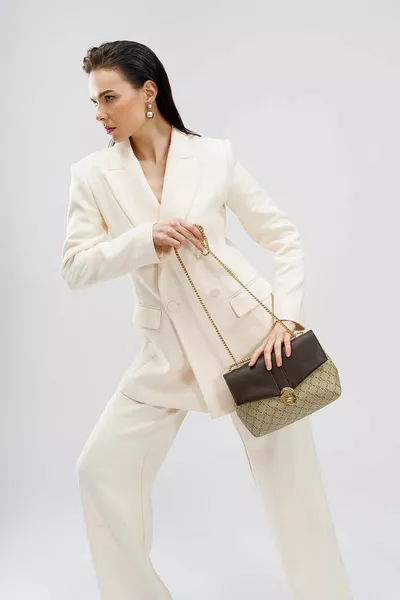 حقيبة يد وكتف نسائية منقوشة