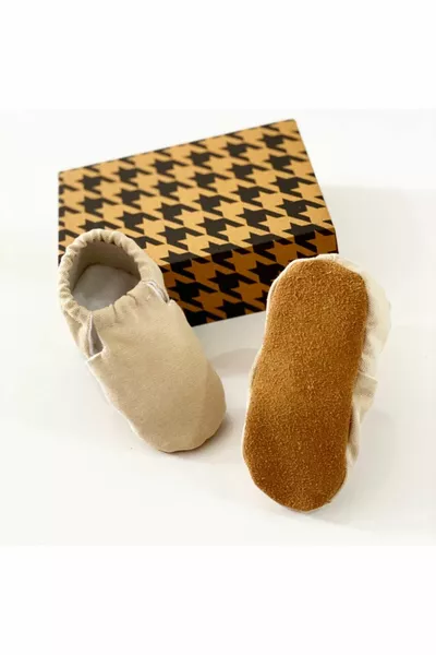 Babyschuhe aus  % Baumwolle Babyschühchen aus  % Kalbsleder mit Sohle