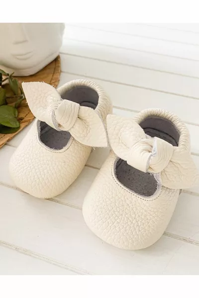 - حذاء لوز سيريز أبيض ٪ جلد للأطفال بالخطوة الأولى