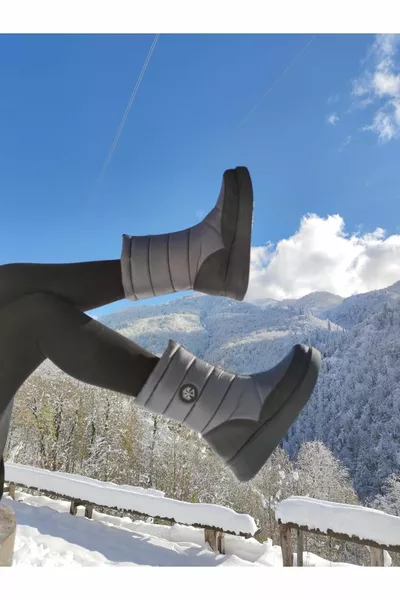 أحذية الزعفران الثلجية للجنسين