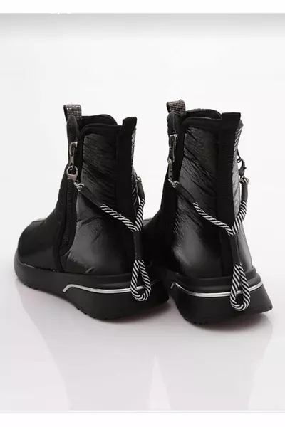 أحذية نسائية سوداء مقاومة للماء نسيج المظلة أحذية رياضية