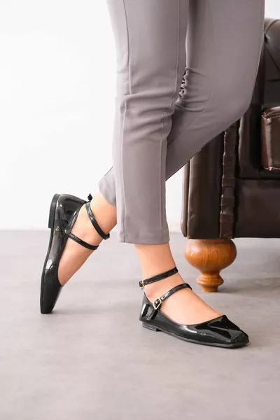 Figo Corner Toe Ballerina's voor dames - zwart lakleer