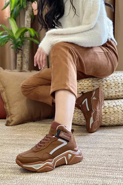 تان سنيكرز نسائي