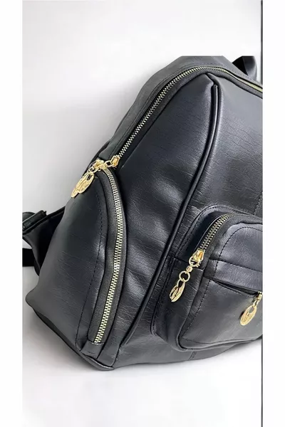 Женский черный рюкзак
