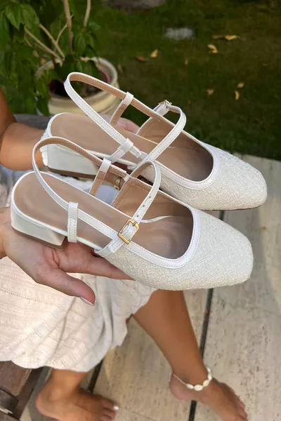 كعب نسائي أبيض كعب 3 سم