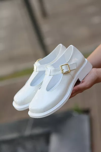 MARIA Mocassino con suola piatta dettagliata con cintura