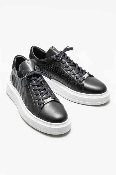 حذاء رياضي رجالي جلد أسود