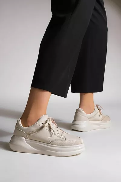 Дамски маратонки с висока подметка Дантела Balbasi бежово