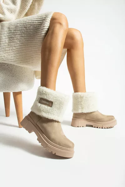 أحذية نسائية من جلد الغزال من جلد الغزال البيج