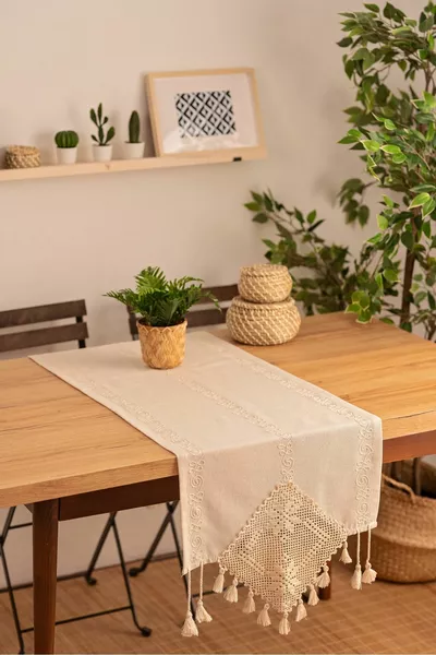 Hand lace and rope embroidery linen runnner