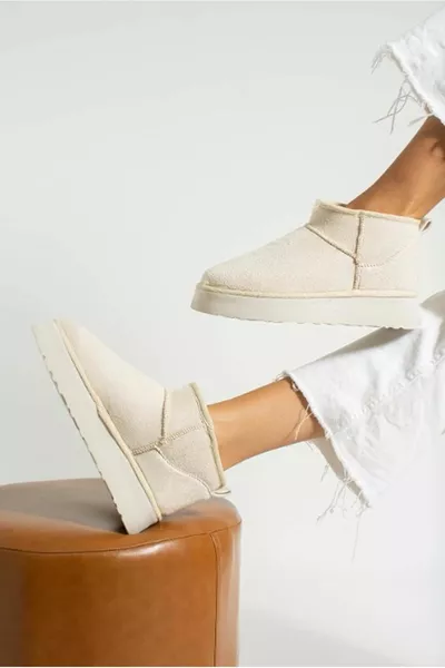 Hugg Thick Insole Woolen Short Ankle Short Women's Boots Beige