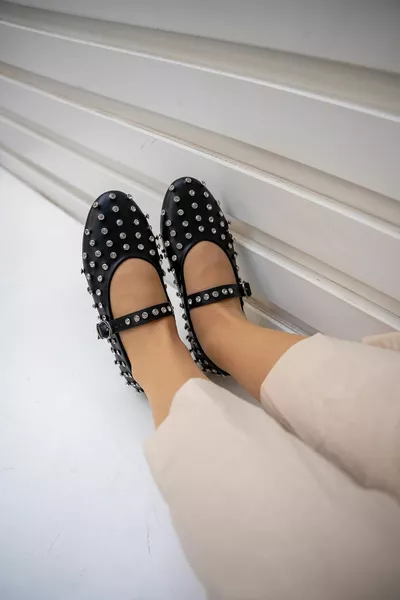 Ballerines Femme Jarvis avec pierres noires et fermoir