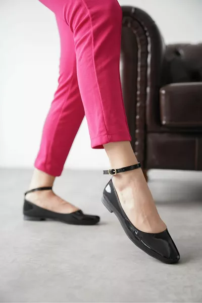 Женские балетки Poliga - черная лакированная кожа