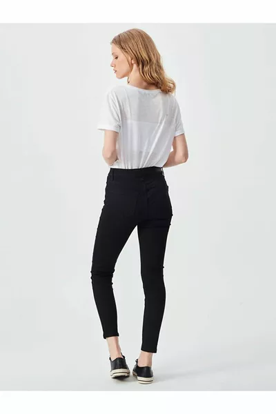 تانيا X عالية الخصر التسلل الجينز