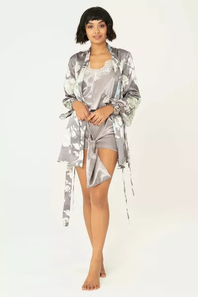 طقم بيجامة ستان زهري رمادي من الساتان من 7 قطع