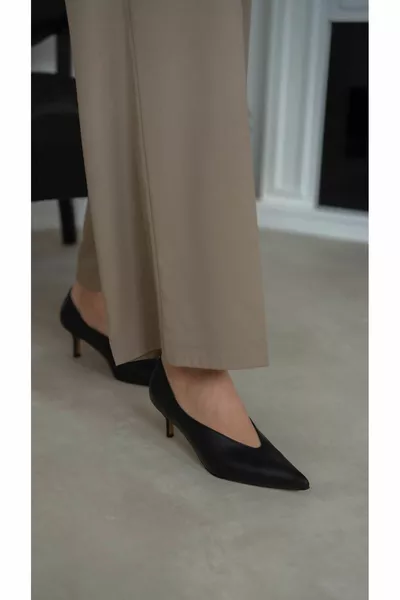 Hilton Schwarze Absätze aus echtem Leder