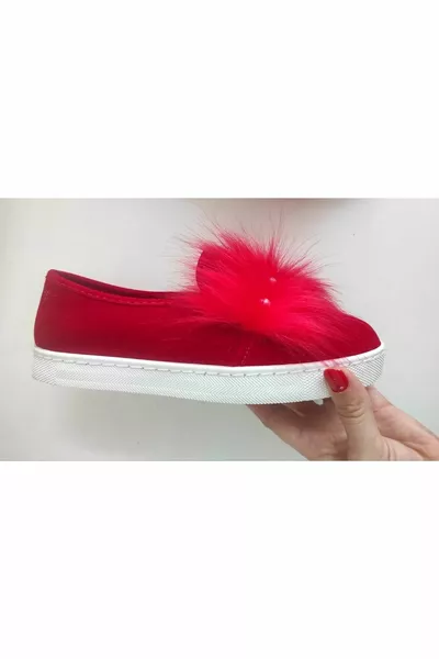 شقق باليه نسائية ذات ريش أحمر