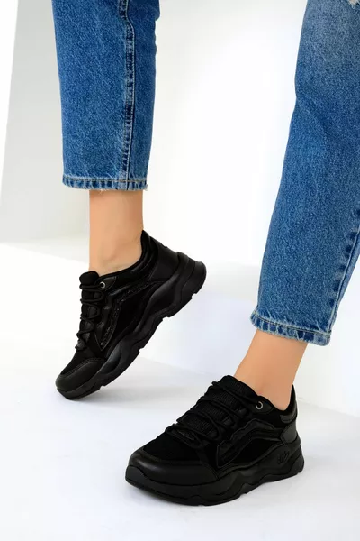 Черные-черные женские кроссовки 