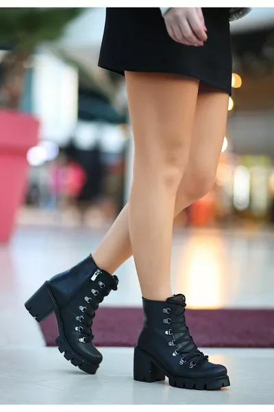 Erin Black Skin Bottes à lacets