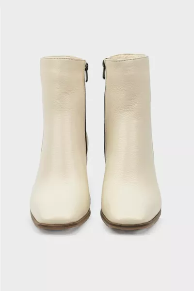 Stivali da donna in pelle beige