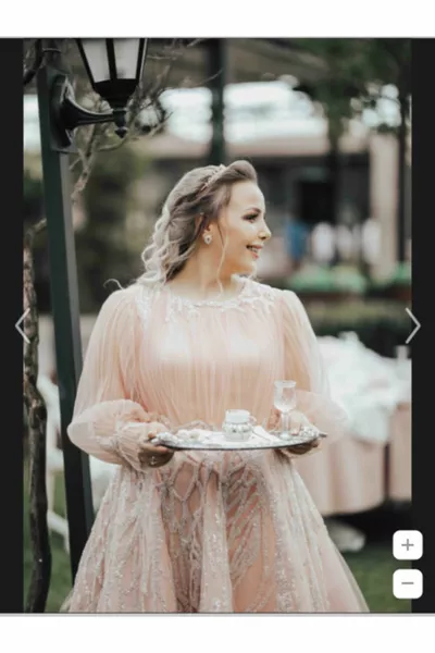 Corona da sposa elegante ed elegante con pietre di cristallo