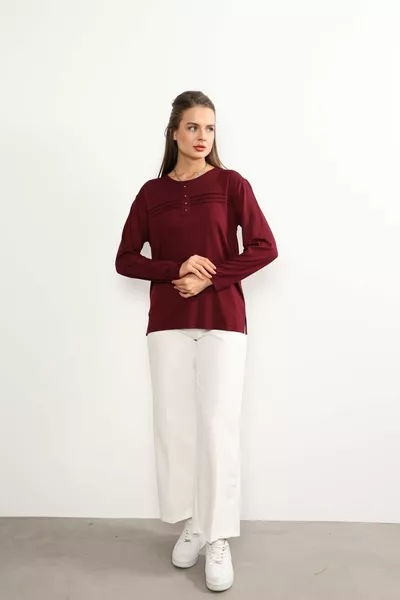 ليكرا نسائية في منتصف العمر وأكثر من أربعة مواسم أمي بتمشيط بلوزة الموسم الجديد مخطط مخطط