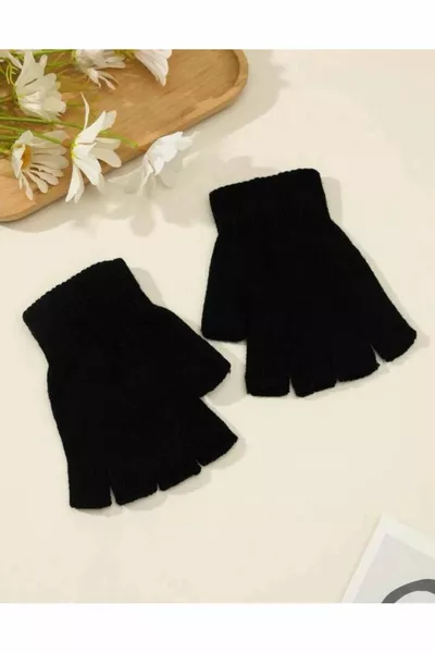  قفازات تريكو سوداء بدون أصابع