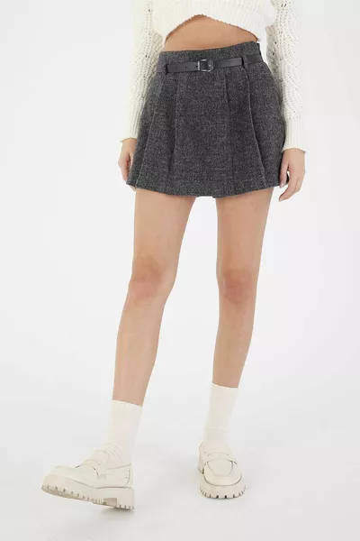 تنورة شورت سميك مطوي بحزام 