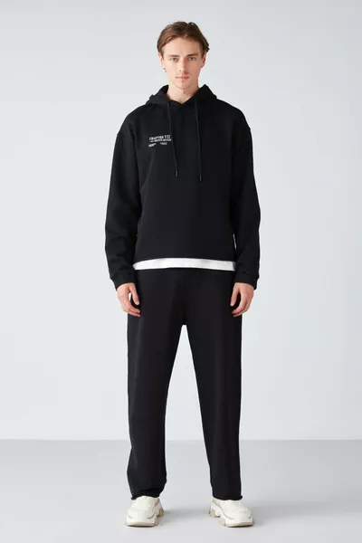 Мъжки комплект черен анцуг с бродиран качулка Leox Comfort Fit