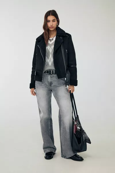 Blouson de motard avec fausse fourrure à l’intérieur