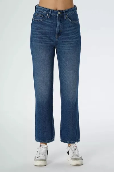 Jean droit bleu moyen avec fermeture éclair C 